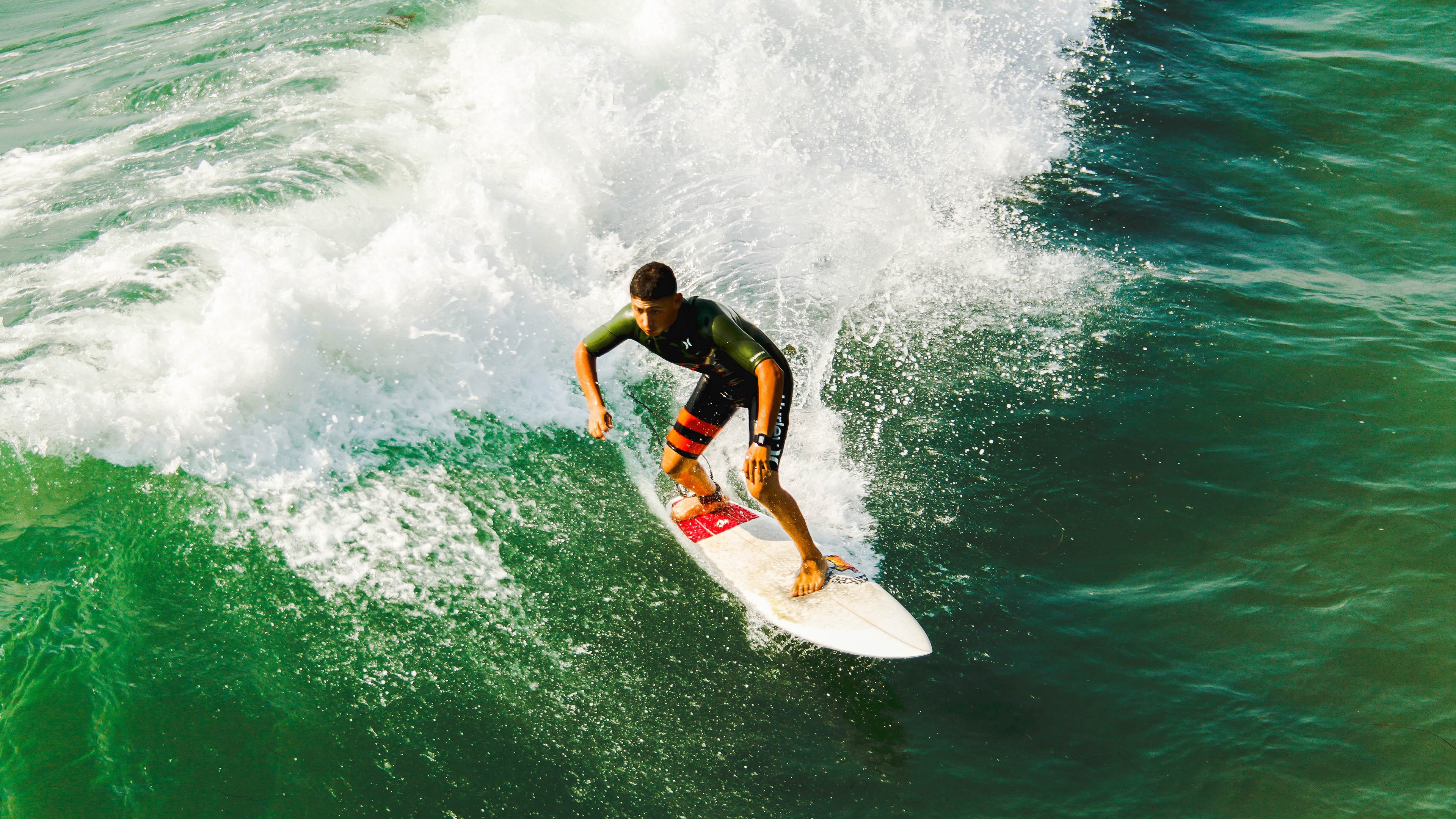 五大联赛中场组织效率是否因战术板细节呈现不同结果，五大联赛的打法风格