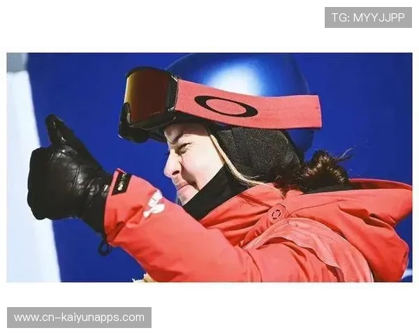 世界冠军滑雪挑战失败变“球”,背后藏着的勇气与坚持 世界冠军滑雪挑战失败变“球”,背后藏着的勇气与坚持